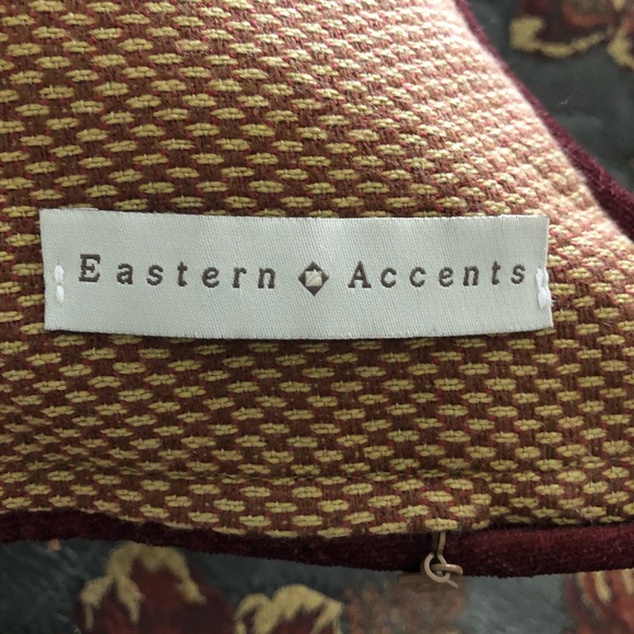 Queen size Eastern Accent duvet cover and 1 decorated pillow - Picture 5 of 7